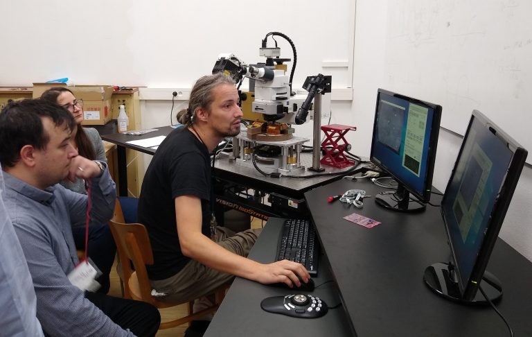 Kerr effect microscope MAGLAB